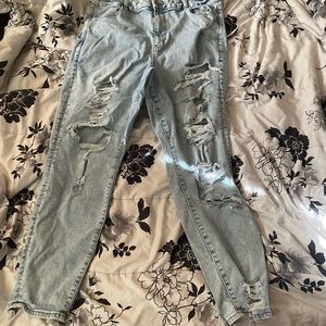 Super cute distressed jeans from American Eagle